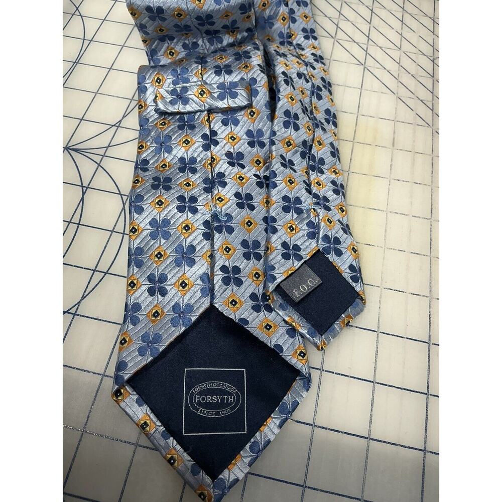 Forsyth Of Canada Blue Yellow Floral Handsewn Silk Men’s‎ Neck Tie